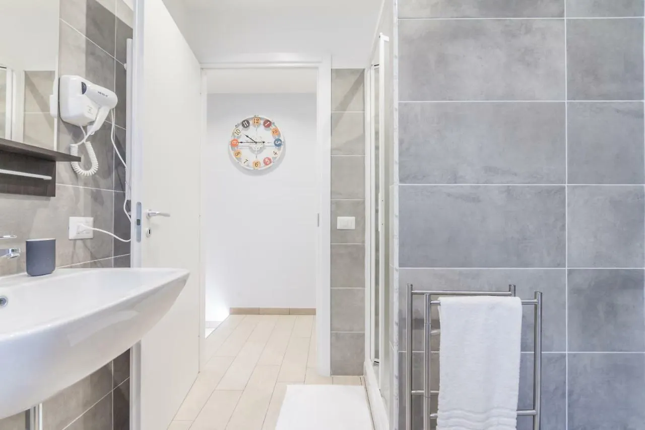 Affittacamere Marconi 94 - Apartment&Private Rooms Roma Italia
