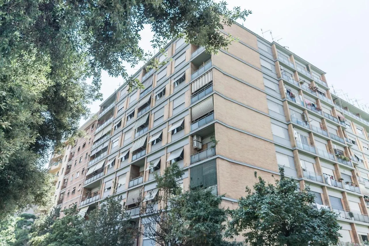 Marconi 94 - Apartment&Private Rooms Рим Гостевой дом